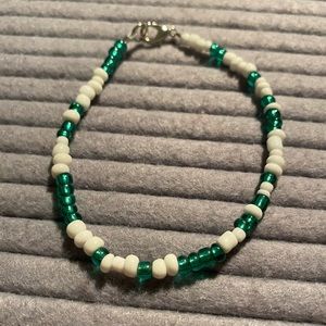 Homemade: White & Green bracelet